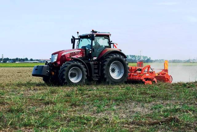 McCormick X7.621 Tractor Demonstration