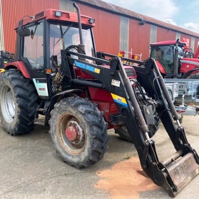 International 895 Tractor for Sale